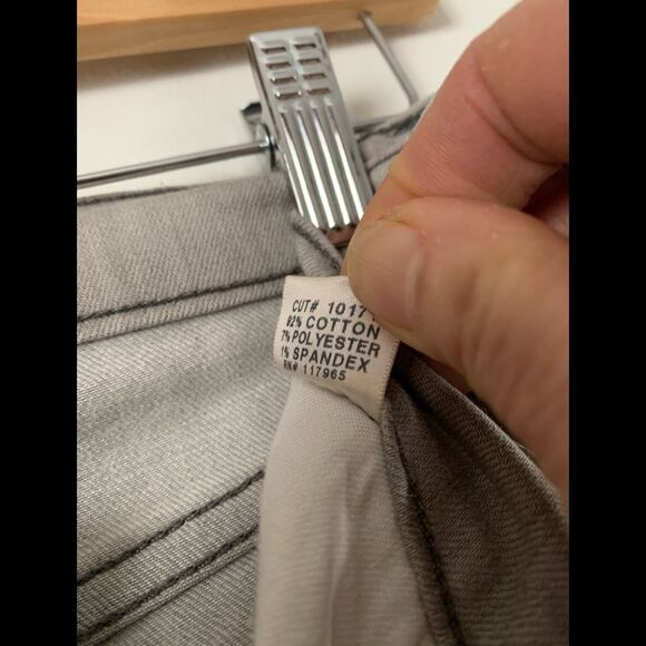 J brand light gray distressed jeans, great shape, Made in California, size 26 - Picture 7 of 10